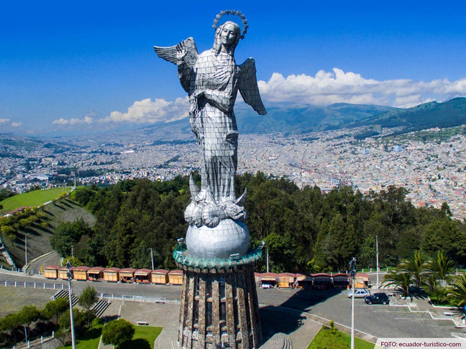 Monumento Virgen del Panecillo